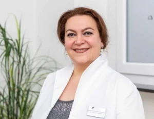 Zahnärztin Dr. Sadjadi